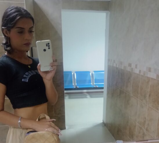 ESTUDIANTE UNIVERSITARIA, JOVEN, DULCE Y CON UNA PICARDÍA IRRESISTIBLE.
